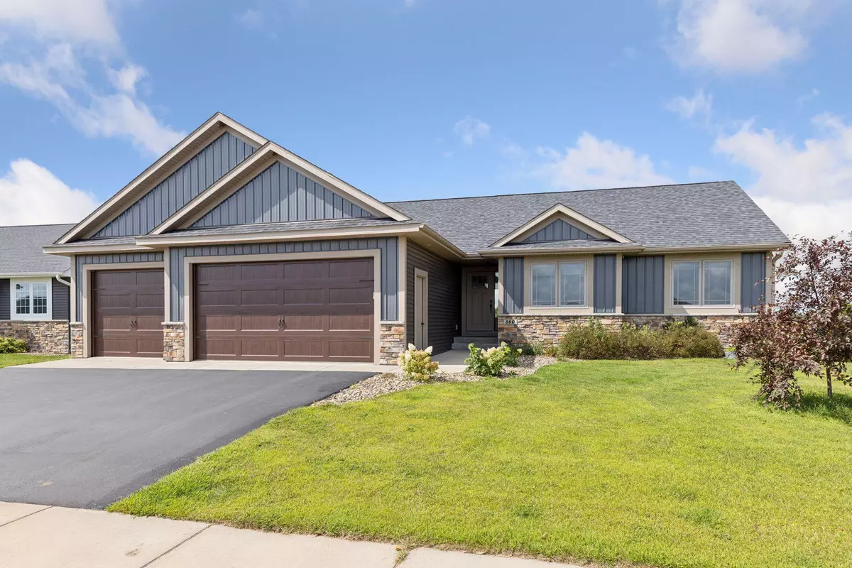 River Falls, WI 54022,860 Brentwood CIR