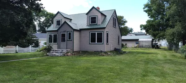 304 E 6th ST, Starbuck, MN 56381