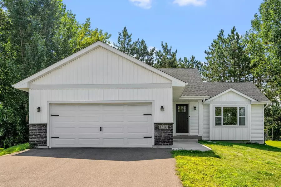 1376 Pheasant RUN, New Richmond, WI 54017