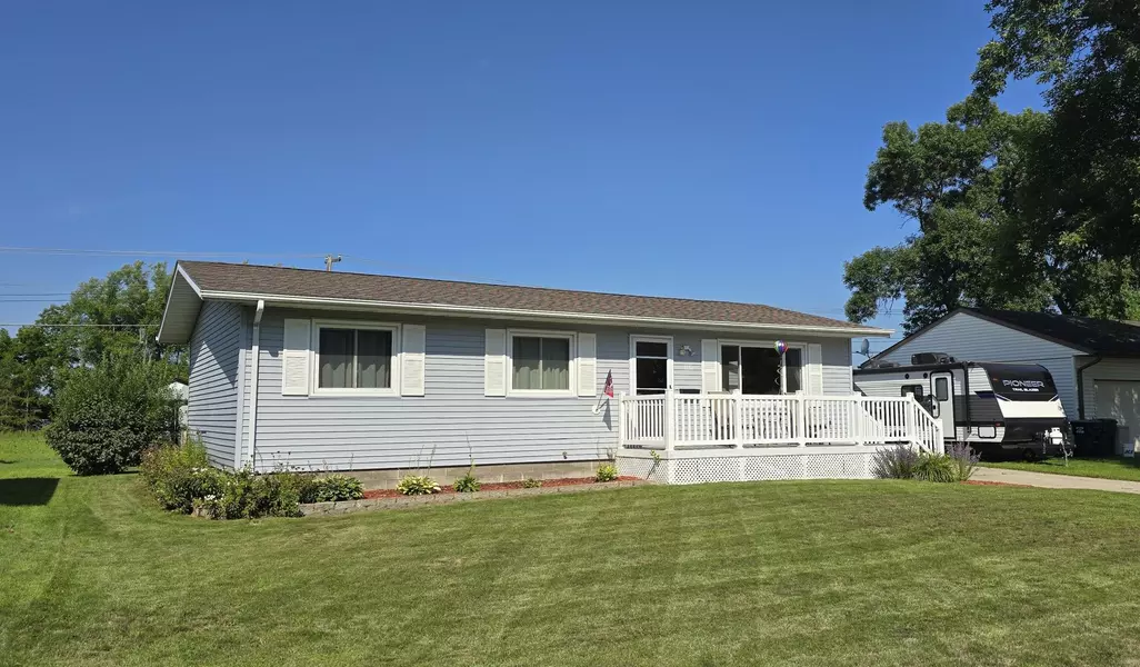 318 S Columbia AVE, Morris, MN 56267