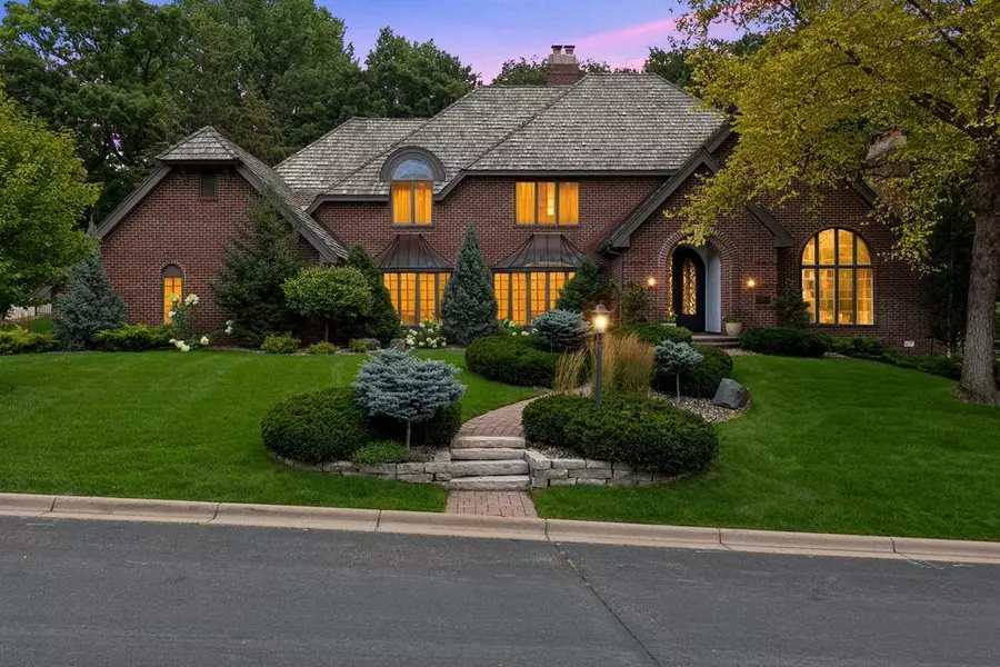 5021 Interlachen BLF, Edina, MN 55436