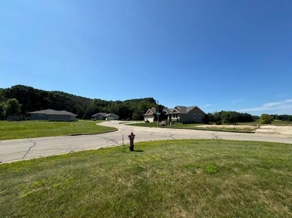 200 Winged Foot CIR, Lake City, MN 55041