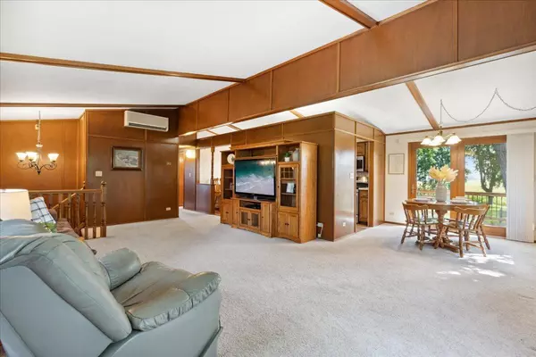 1031 100th AVE Roberts, WI 54023