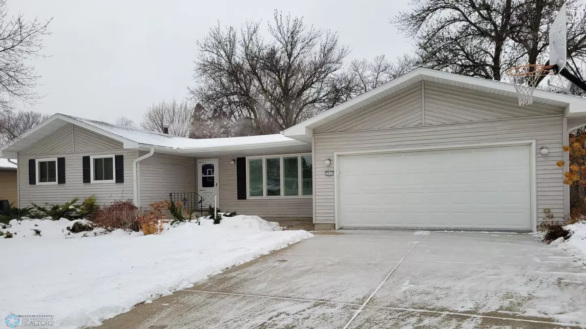 Fargo, ND 58103,2513 9 ST S