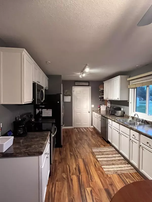 Cold Spring, MN 56320,1008 1st ST S
