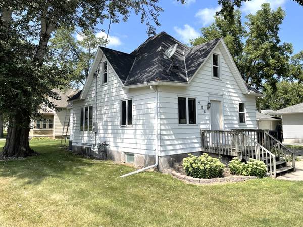 428 Cedar ST,  Nicollet,  MN 56074