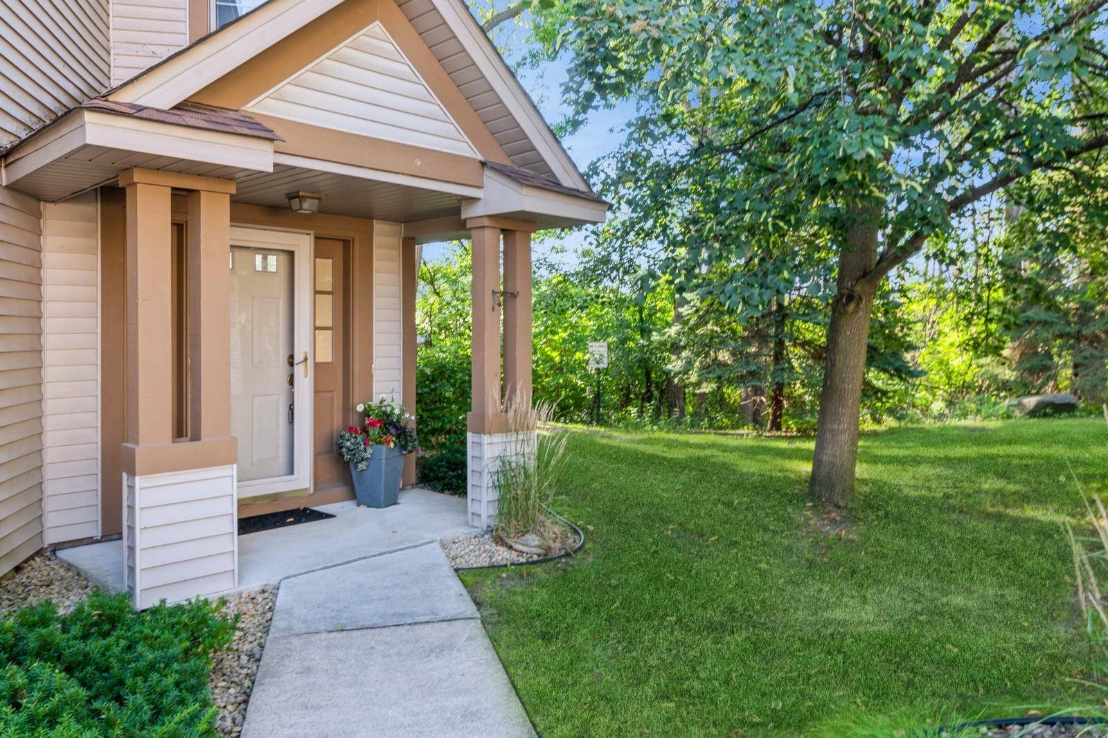 Maplewood, MN 55109,2054 Holloway AVE E
