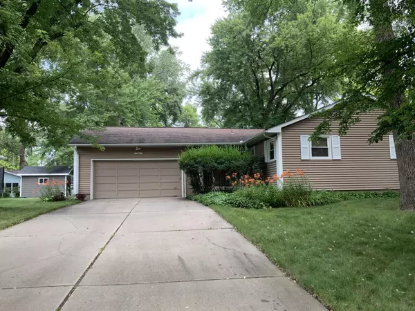 North Mankato, MN 56003,1606 James DR