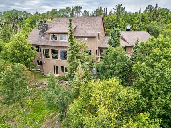 72 Chimney Rock RD,  Hovland,  MN 55606