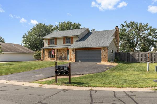 4563 141st ST W, Apple Valley, MN 55124