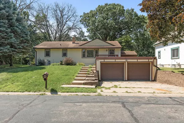 South Saint Paul, MN 55075,1561 Evans AVE