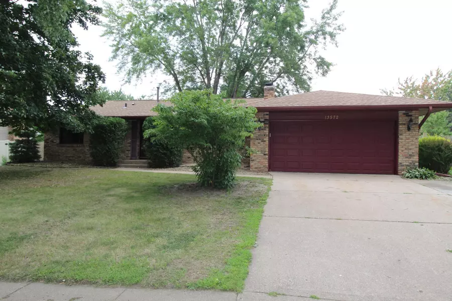 13572 Ferris AVE, Apple Valley, MN 55124