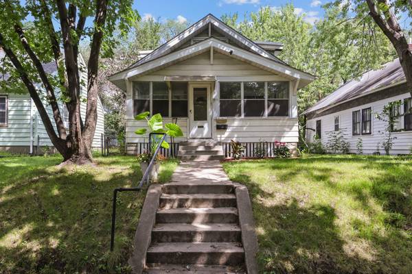 1073 Blair AVE, Saint Paul, MN 55104