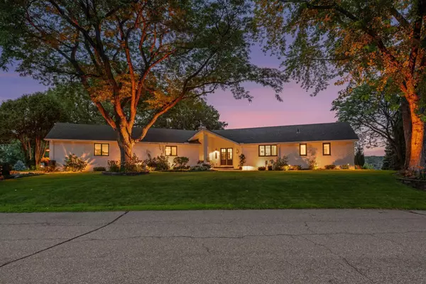 Prior Lake, MN 55372,3550 Island View CIR NW