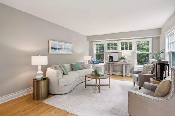 Minneapolis, MN 55405,2104 W 21st ST