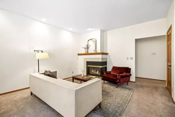 Hudson, WI 54016,1337 Heggen ST #1B