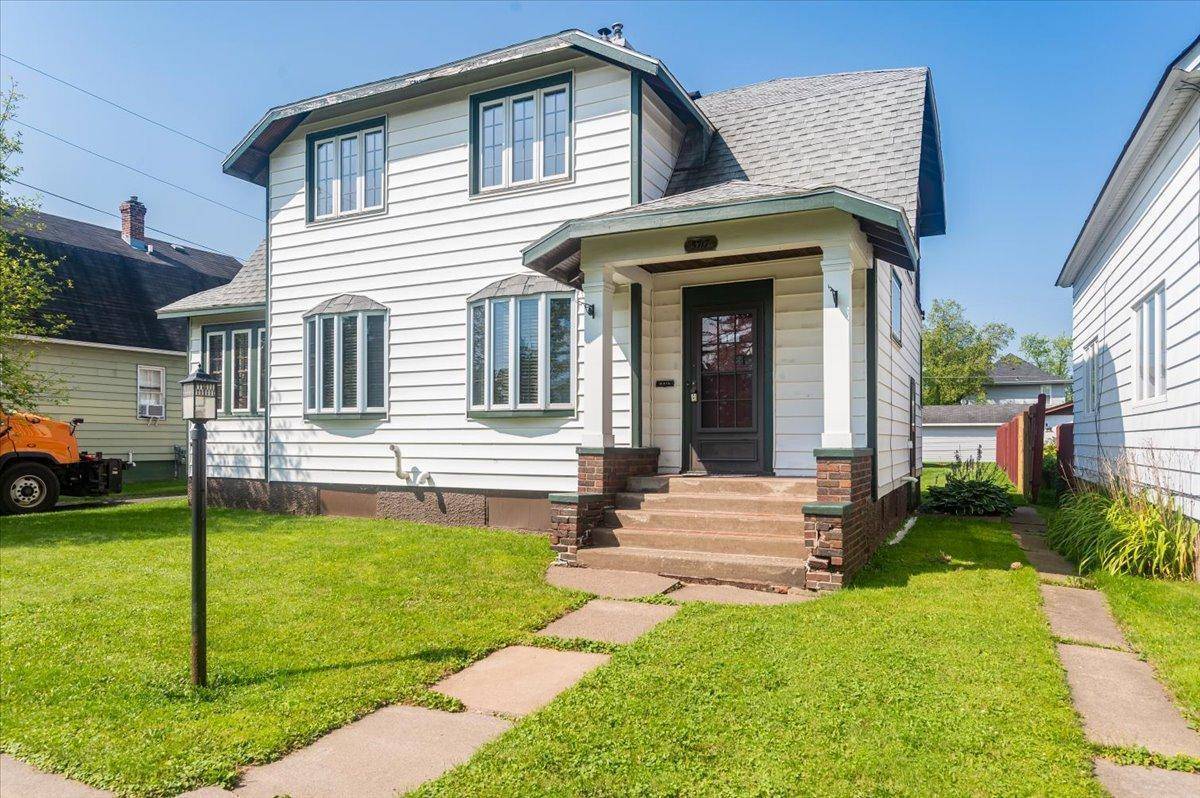 5717 John AVE,  Superior,  WI 54880