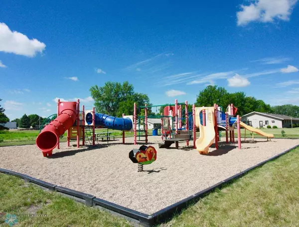 Hankinson, ND 58041,202 PRAIRIE DR N