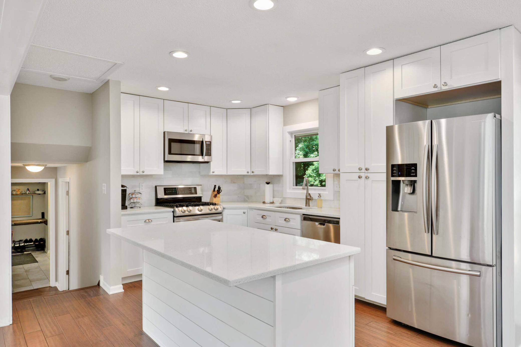 Burnsville, MN 55306,1012 W 155th ST