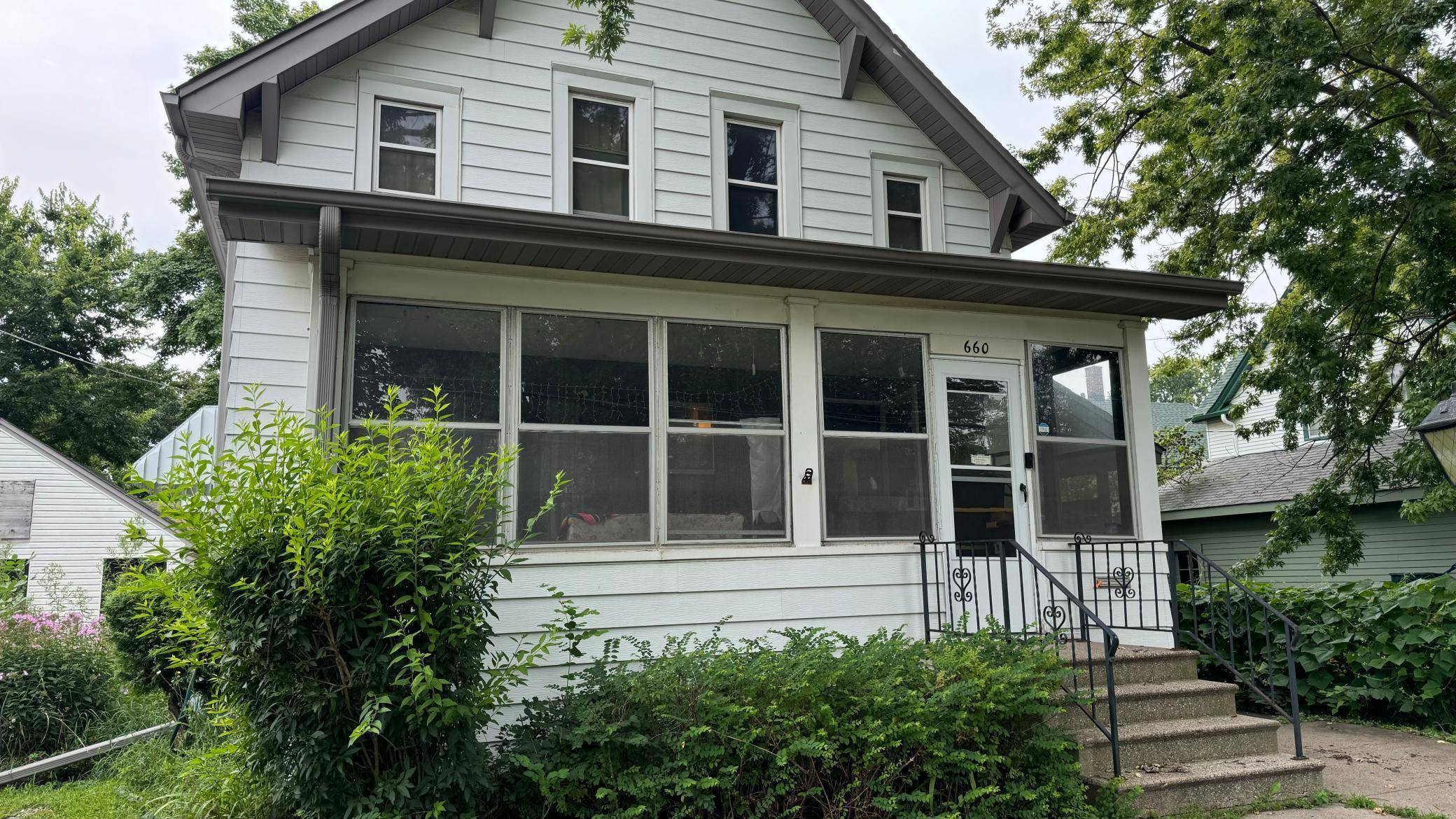 660 Jefferson AVE,  Saint Paul,  MN 55102