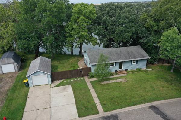 727 11th ST NW, Willmar, MN 56201