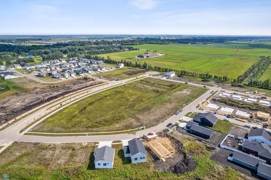 5841 James DR W, West Fargo, ND 58047