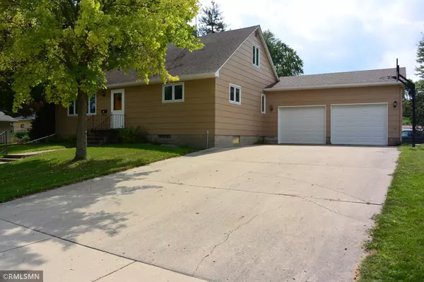 Glencoe, MN 55336,1202 16th ST E