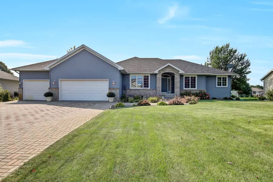 7202 Rolling View DR, Saint Cloud, MN 56303