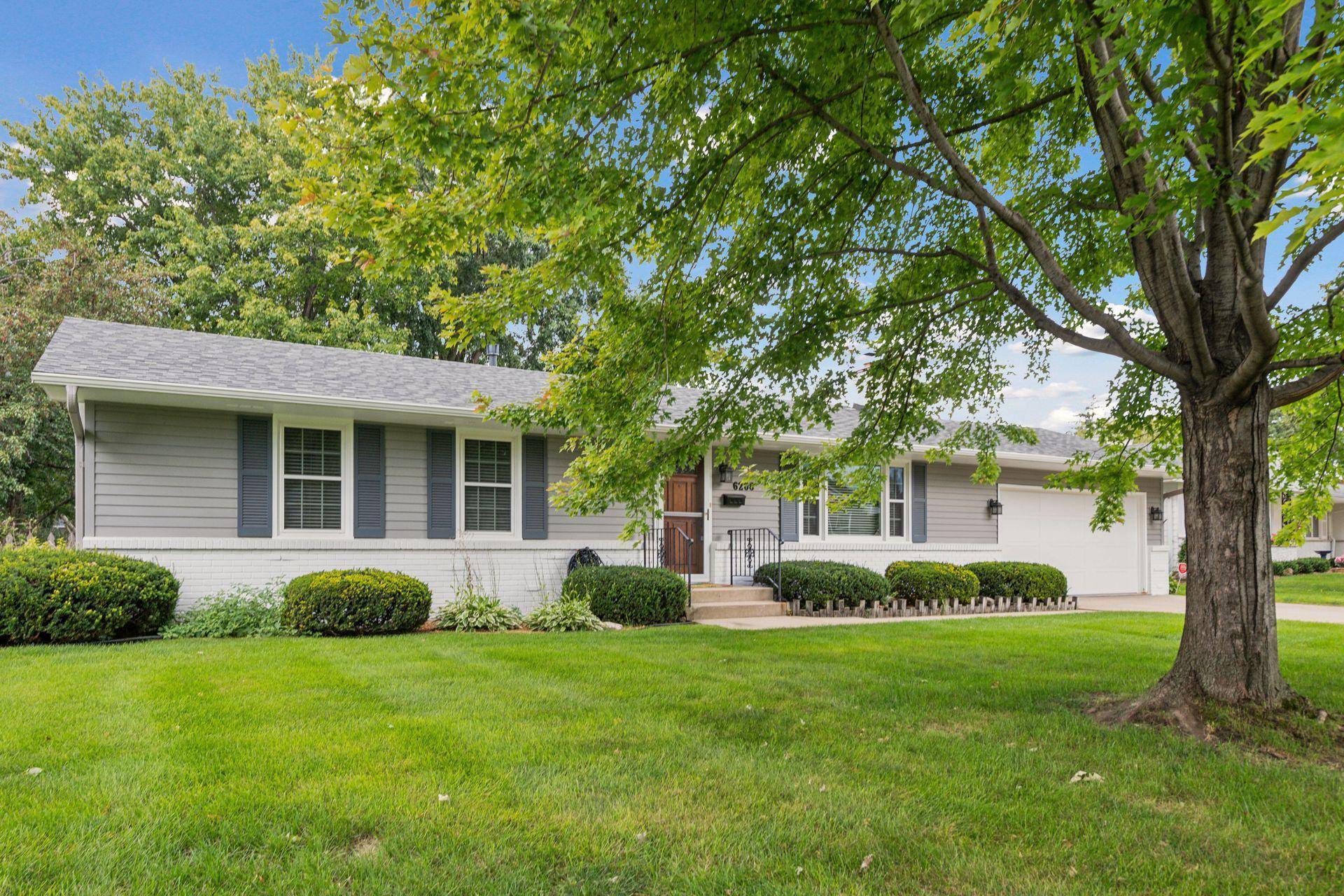 6208 Chowen AVE S,  Edina,  MN 55410
