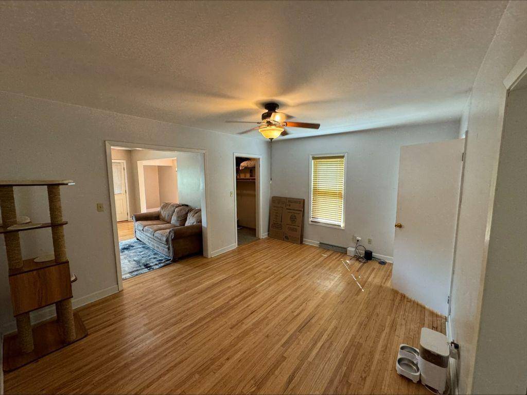 Winona, MN 55987,766 W King ST