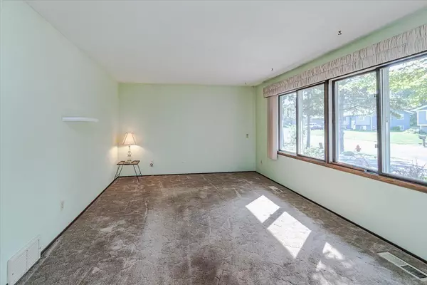 Eagan, MN 55122,3849 Country Creek WAY