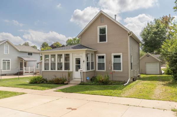 418 Main ST E,  Wabasha,  MN 55981