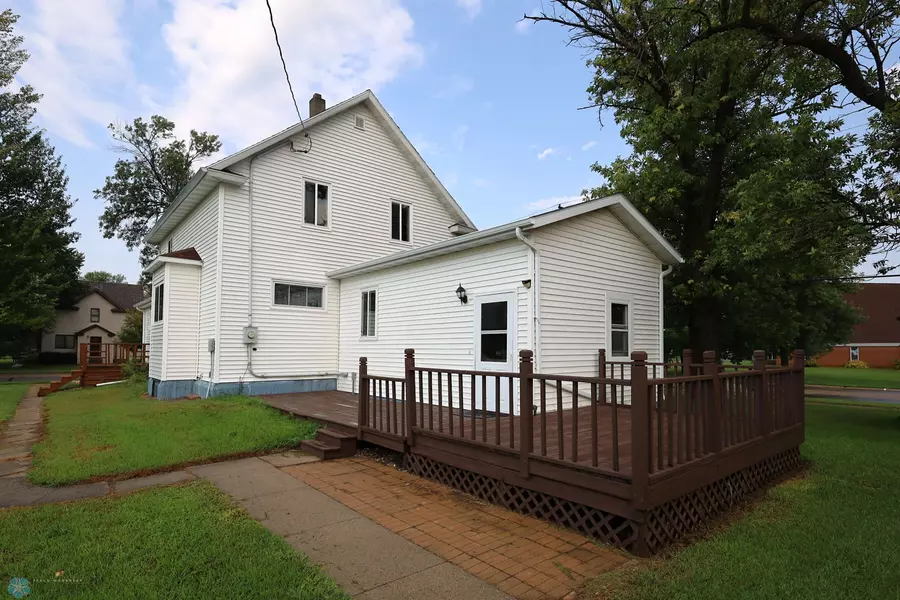 120 2nd ST NW, Hillsboro, ND 58045