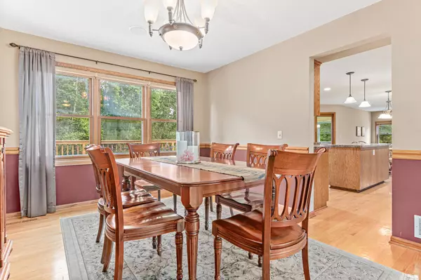 Mahtomedi, MN 55115,443 Hardwood LN E