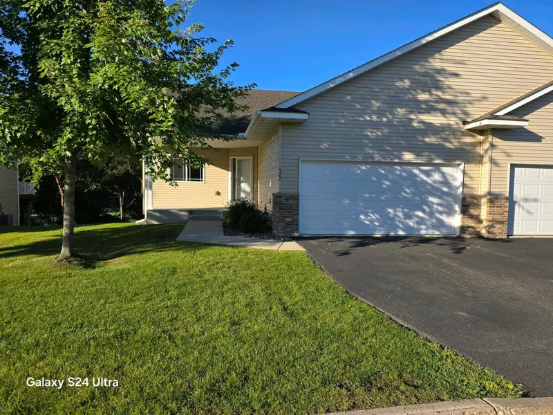 529 Amber LN, Buffalo, MN 55313