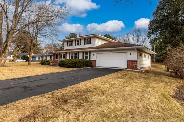 Mendota Heights, MN 55118,1686 Lilac LN