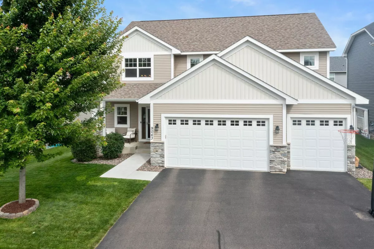 Chanhassen, MN 55317,9063 Degler LN