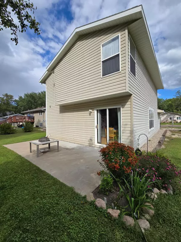 Little Falls, MN 56345,501 4th ST NW