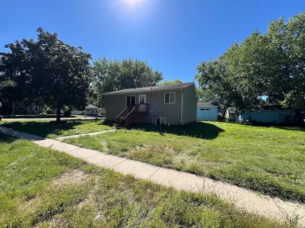 Appleton, MN 56208,223 S Hering ST