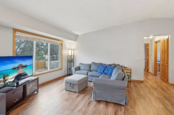 Apple Valley, MN 55124,14776 Hallmark DR