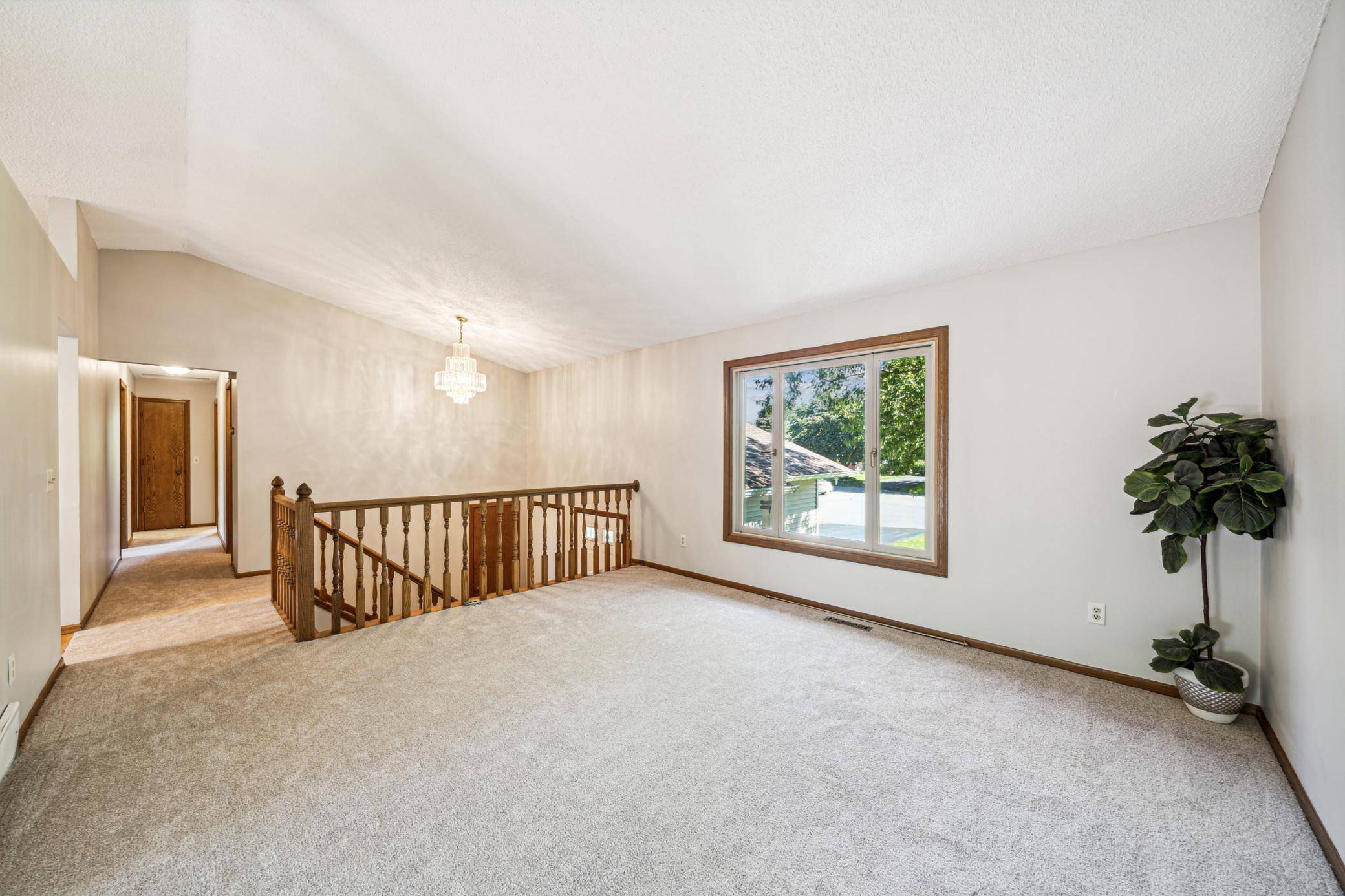 Woodbury, MN 55125,1320 Bridle Path CT