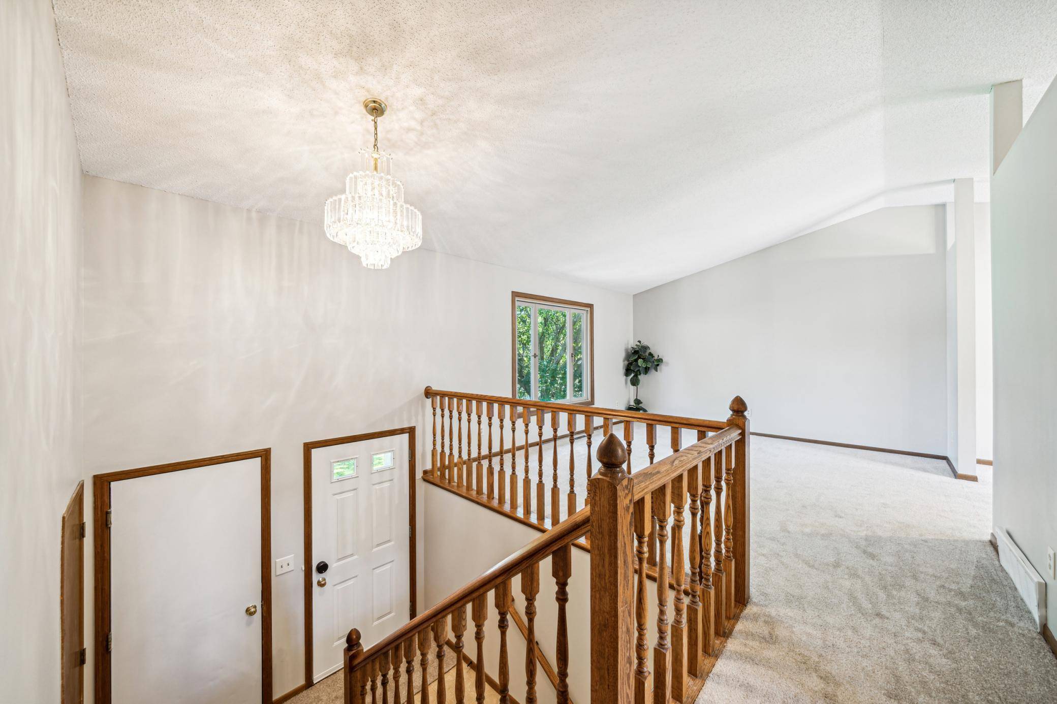 Woodbury, MN 55125,1320 Bridle Path CT