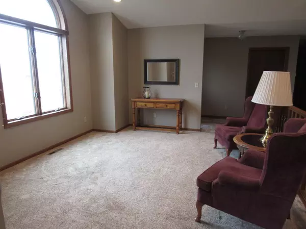 Worthington, MN 56187,1969 S Shore DR