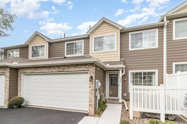 556 Mariner WAY,  Woodbury,  MN 55129