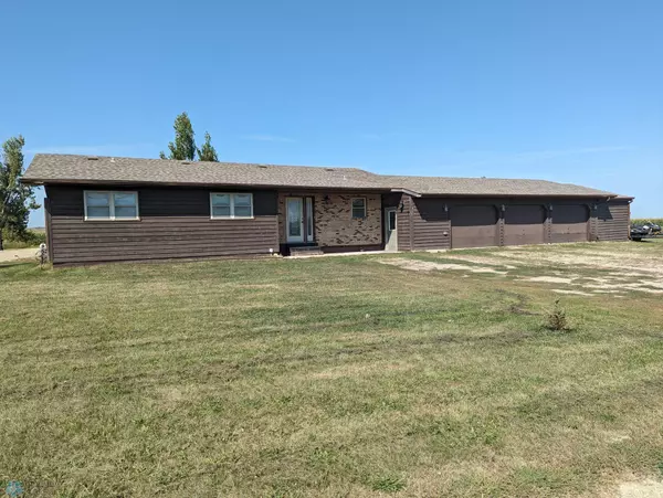 515 5th ST NW, Gwinner, ND 58040