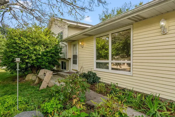 Cottage Grove, MN 55016,8841 Hillside TRL S