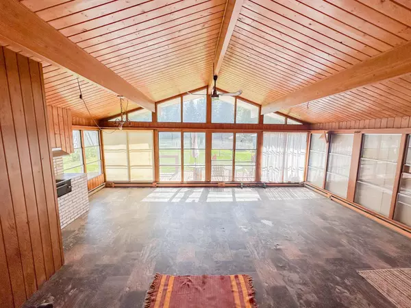 Renville, MN 56284,207 Emerson AVE NE