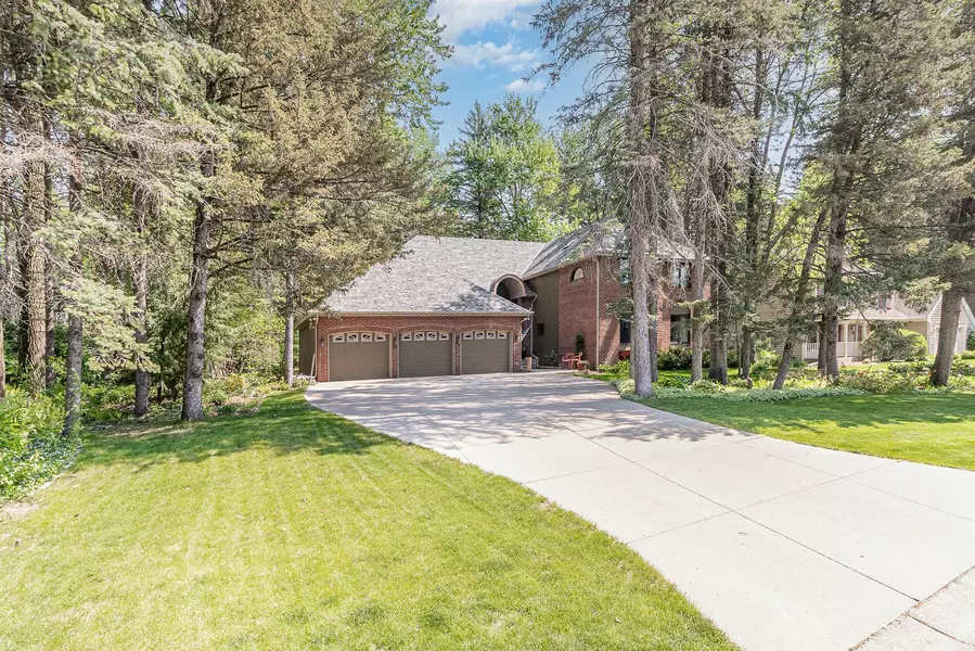 1581 Tamberwood TRL, Woodbury, MN 55125