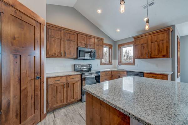 1915 Otter WAY, New Richmond, WI 54017