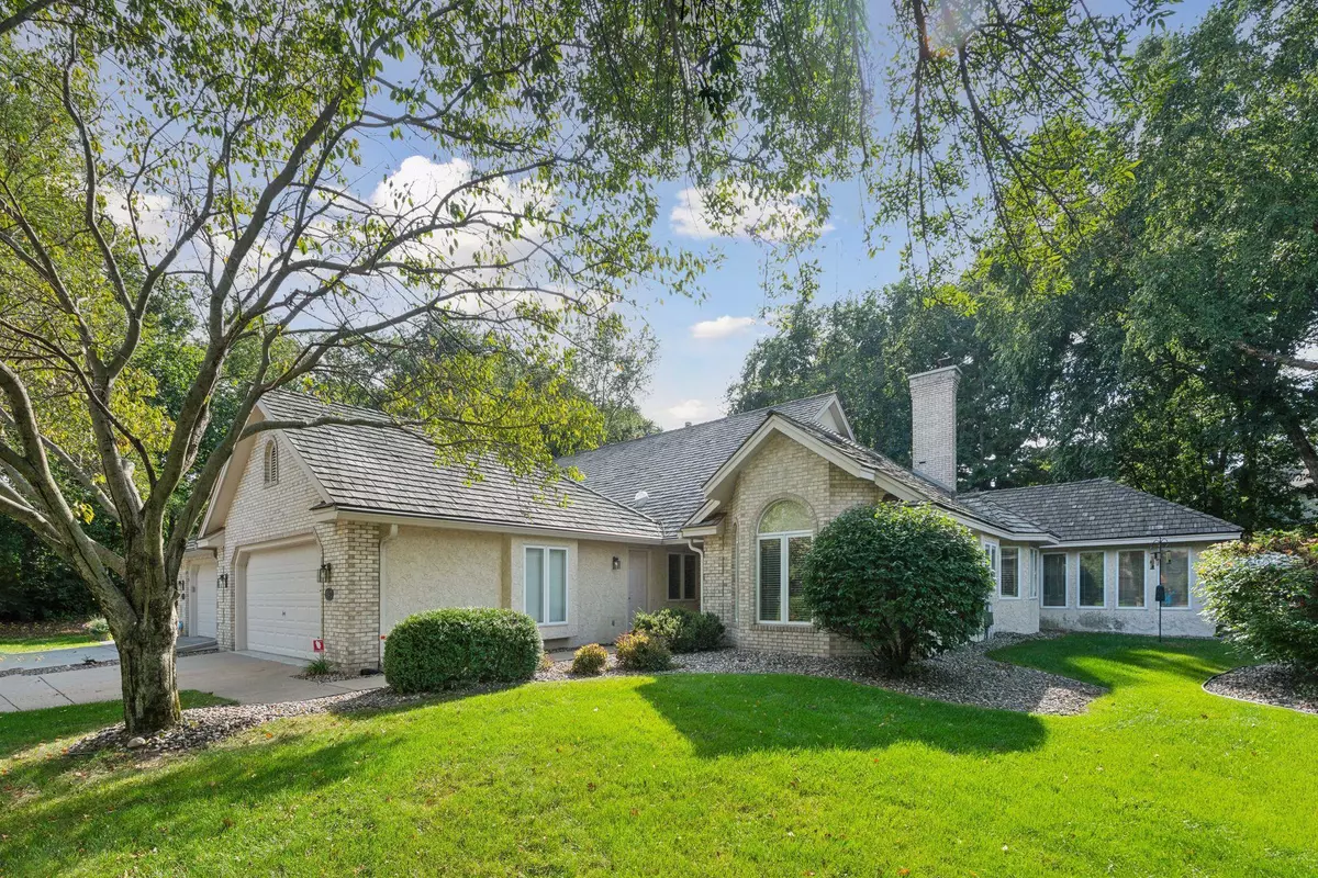 Eden Prairie, MN 55347,10412 Fawns WAY